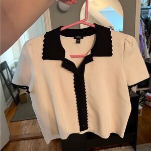 Express Women's Cream Short Puff Sleeve Cropped Top with Black Scalloped Trim